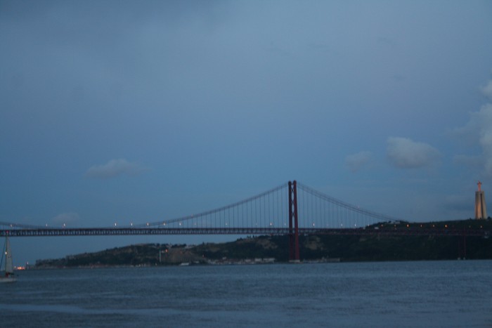 Lisbon bridge remembers the San Francisco one