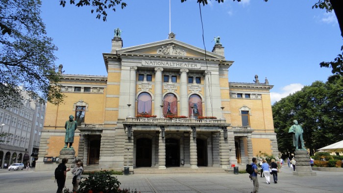 NATIONAL THEATER