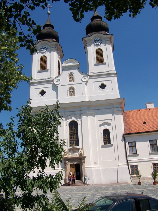 ANother photo of the Tihany Abby