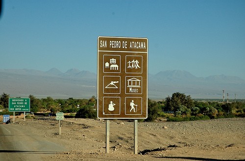 Entrada a San Pedro de Atacama, después de casi 1 hora por el desierto, divisando guanacos, desde el aeropuerto de Loa, Calama.