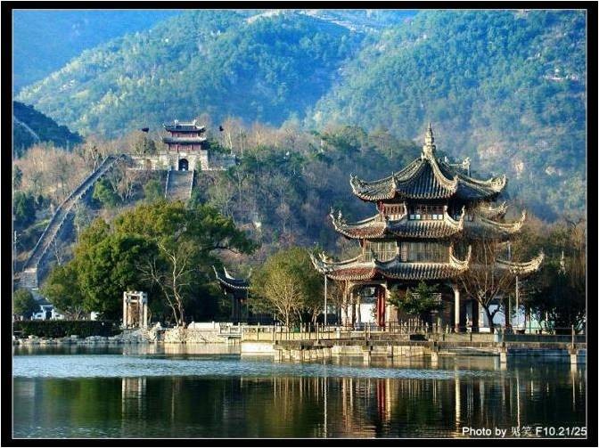 East Lake at the foot of Greatwall
